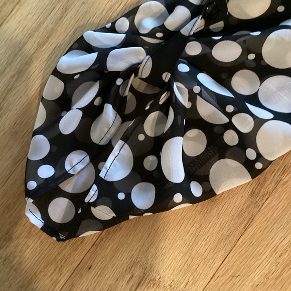 Made by Scapa, stunning black/ white bubbles print 100% polyester tunic - Picture 4 of 7